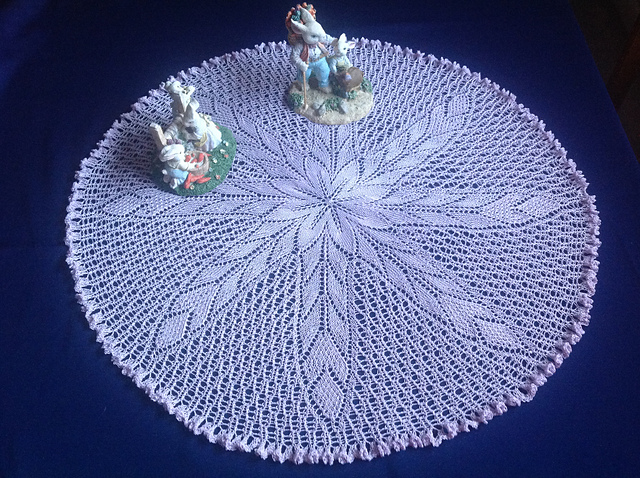 Mittelgroße runde Decke Fig. 11