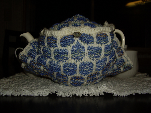 Ballband-ish Teapot Cozy