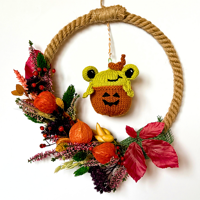 Froggy Ina Pumpkin