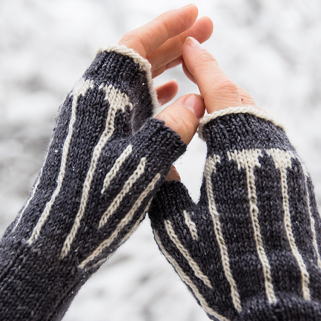 Pinstripe Mitts