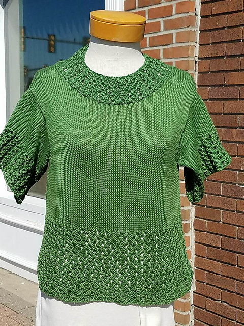 Ribbed Lace trimmed Short-Sleeved Top