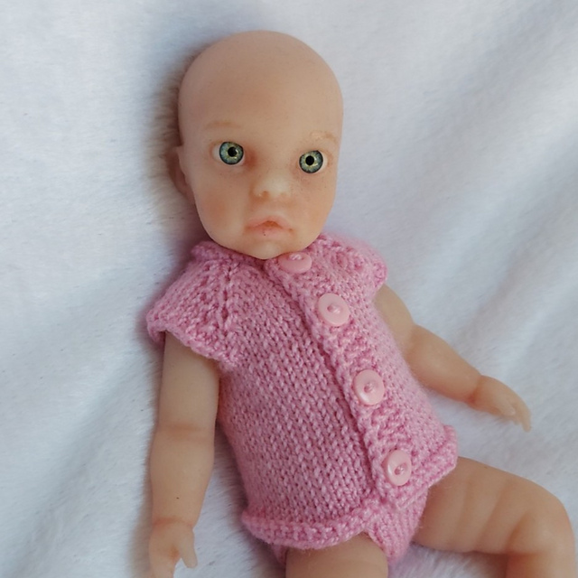 Top for 9 inch Doll