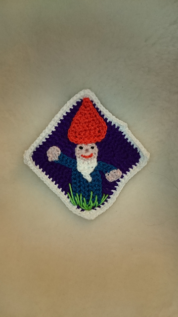 Little gnome crochet applique