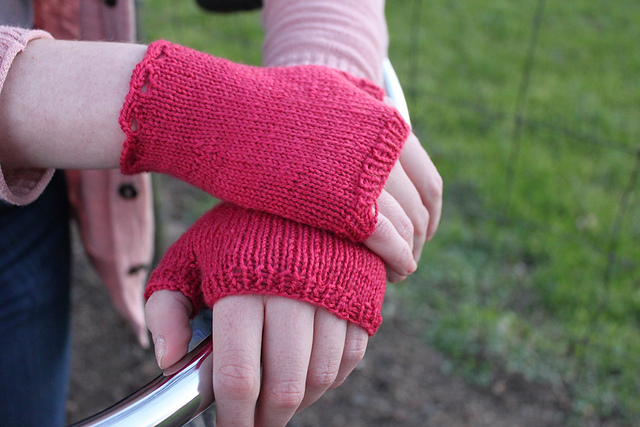 Dainty Fingerless Gloves