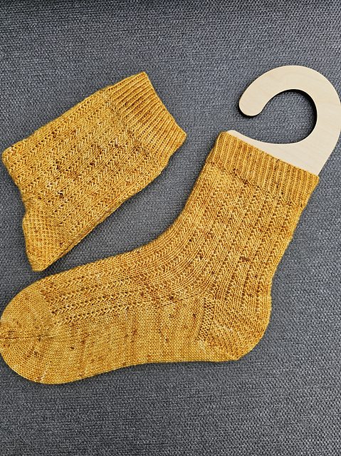 Intertwined Socks