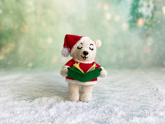 Singing Christmas bear