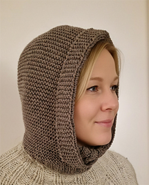 aMare Hooded Cowl