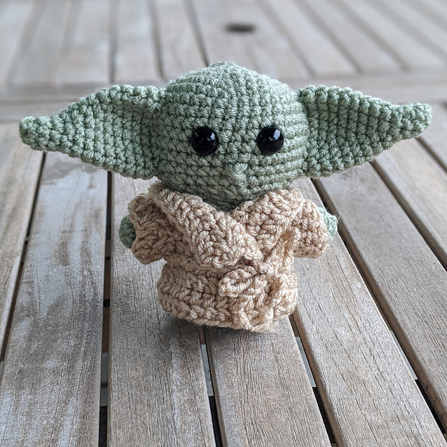 Ravelry: Baby Green Alien (Mandalorian-Inspired) pattern by Aubretia Wojahn