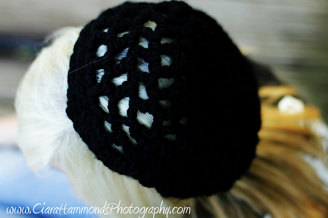 Peak A Boo Slouch Beanie