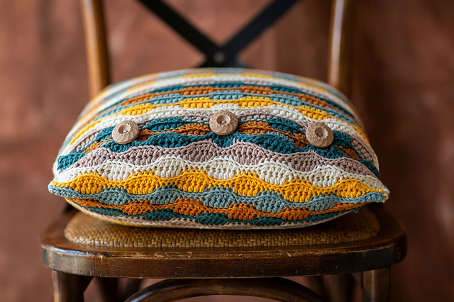 Longwave Ridged Cushion