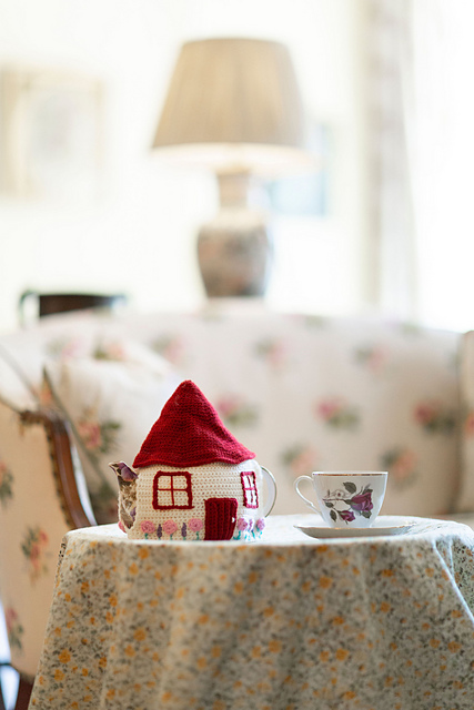Estate Cottage Tea Cosy