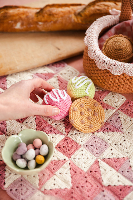 Al Fresco Basket & Cakes