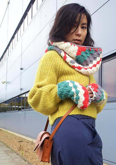 Angles Cowl and Mitts