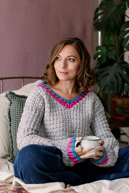 Cropped VNeck Jumper