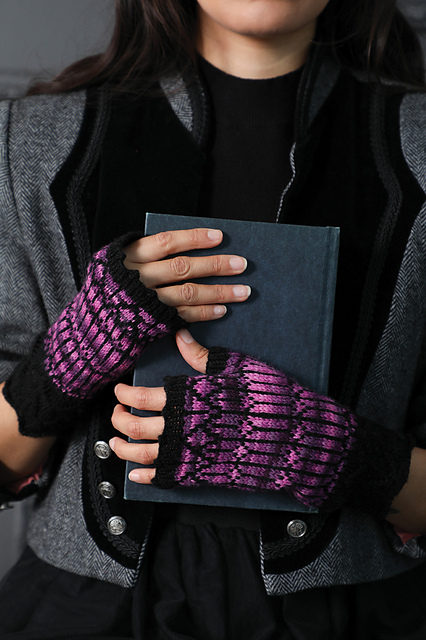 Carmilla's Mitts