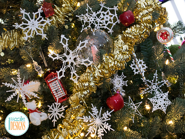 Christmas Snowfall 12 Snowflakes