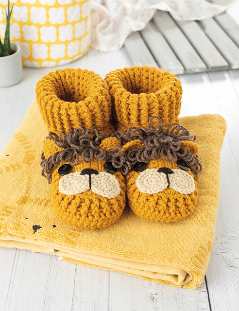 The Roaring Lion Slippers