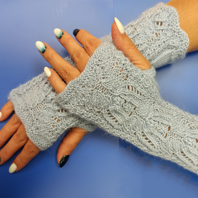 Ariel Fingerless Mittens