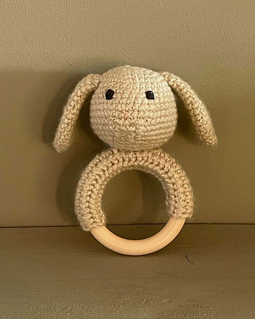 Konijn Sophie rammelaar / Bunny Sophie rattle