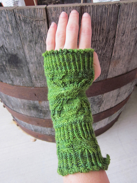Aragog the Spider Fingerless Mitts