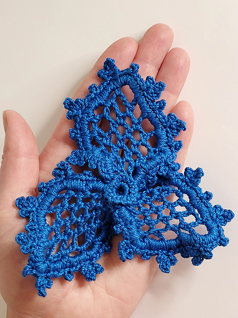 3D 3 petal netting flower