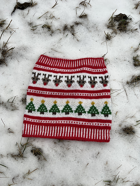 Christmas happyness cowl
