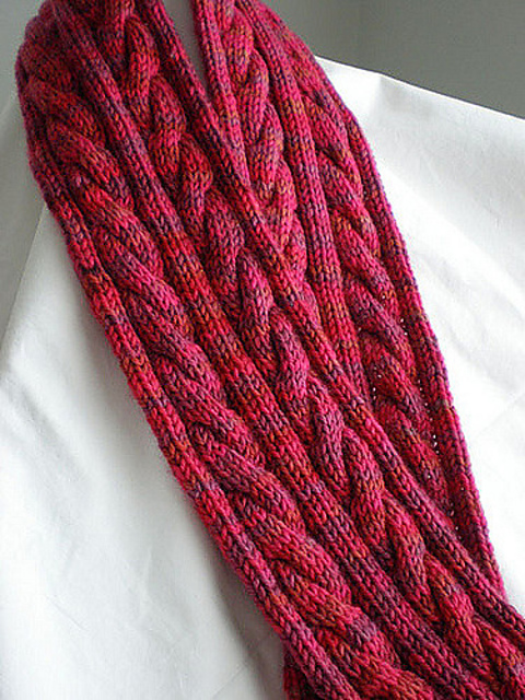 Moms Cabled Scarf