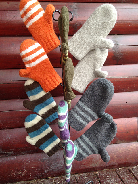 Cabin Mittens