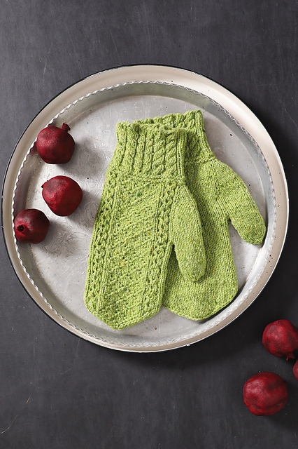 Hellebore Mittens