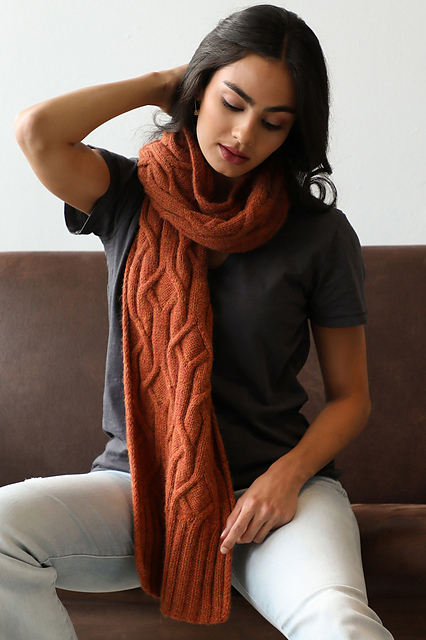Spinel Scarf
