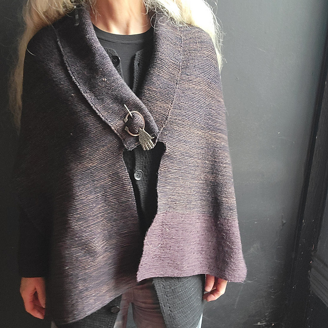 Mesa Collared Shawl - Size Inclusive