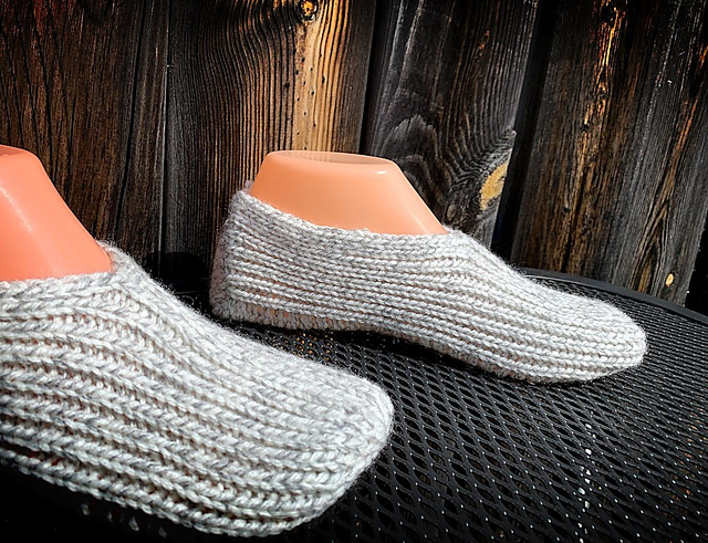 Ravelry Super Simple Knit Slippers pattern by Janis Frank