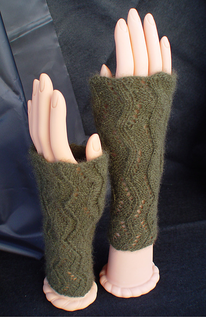 Lacy Riverine Mitts