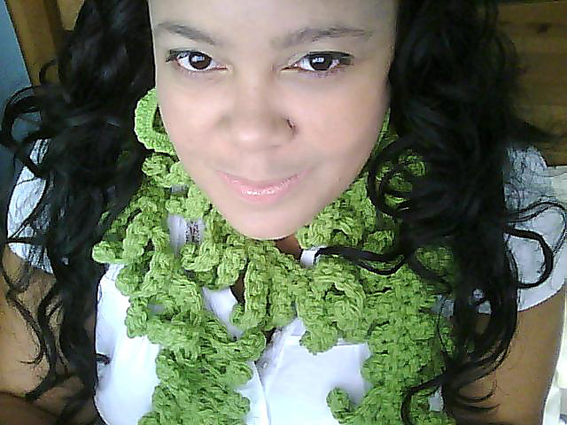 Scarf: I love Greens