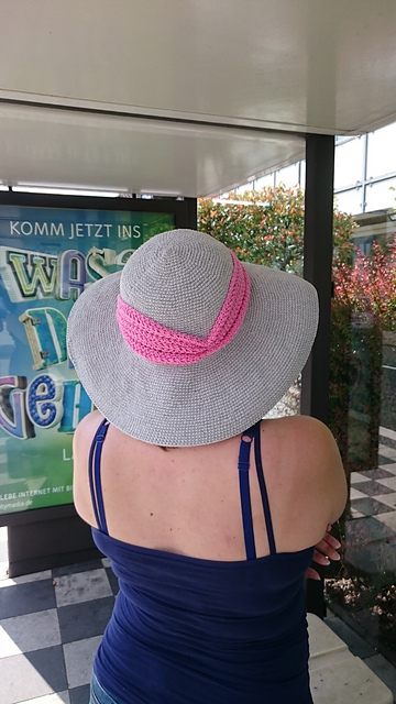 210-37 Celebrity Sunhat