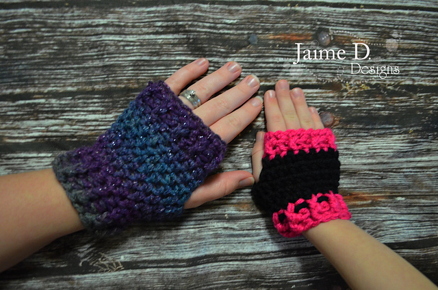 Ribbed Fingerless Gloves