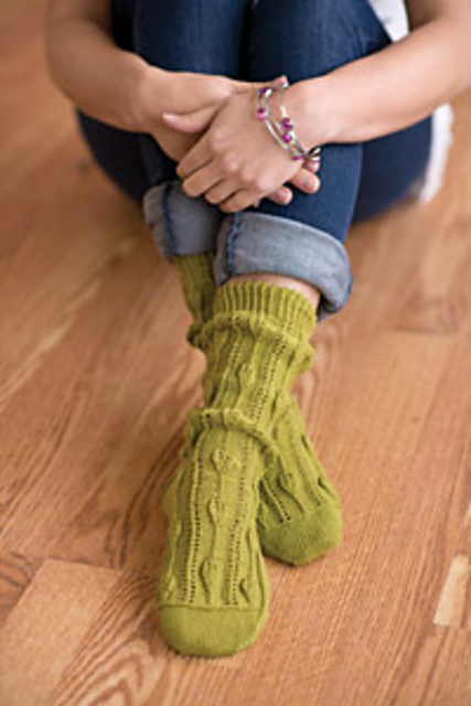 Embossed Leaves Socks
