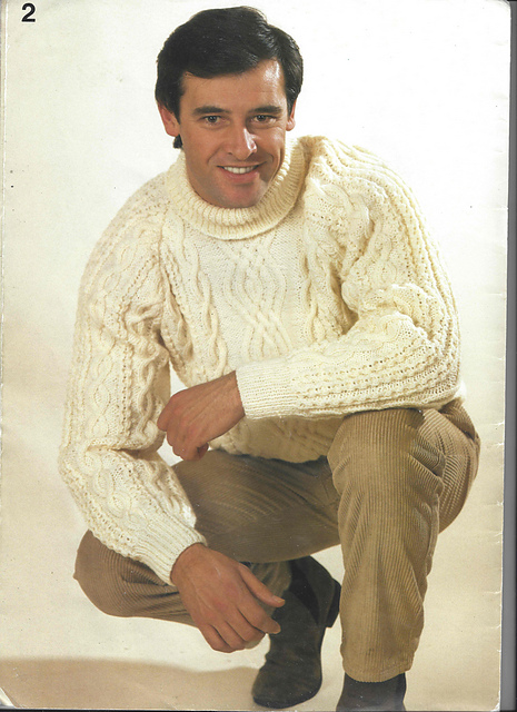Sweater with polo neck and raglan shaping