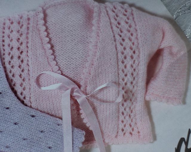 Version B (Lace Panels)