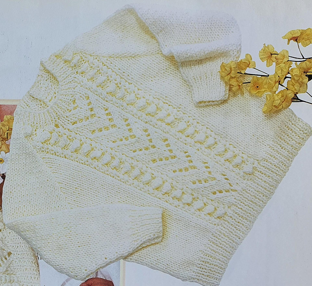 Round Neck Lace Pattern Sweater