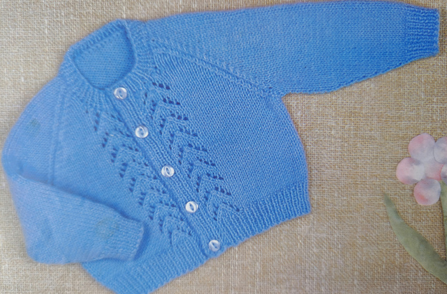 Round neck cardigan