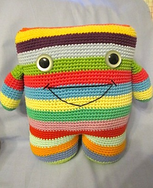 Mega Monstar Max Amigurumi