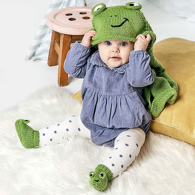 Ribbit Ribbit Blanket & Bootees Set