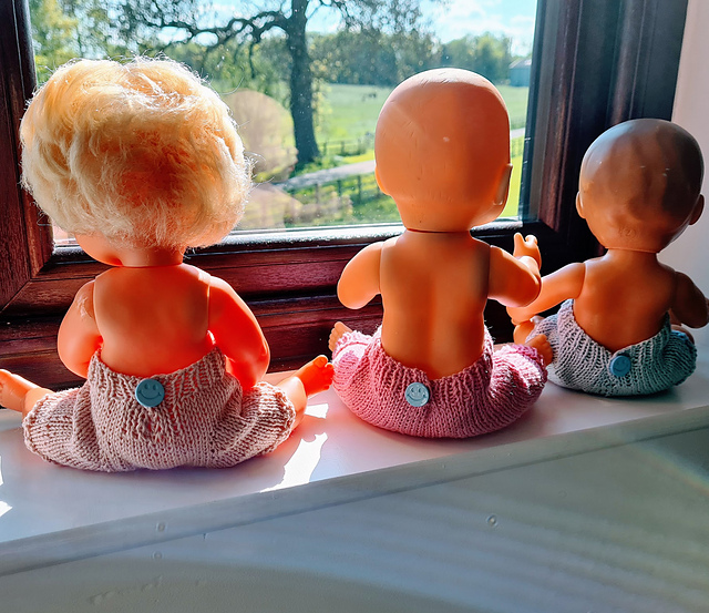 Ravelry 12 Inch Baby Doll Pants pattern by Jane Terzza