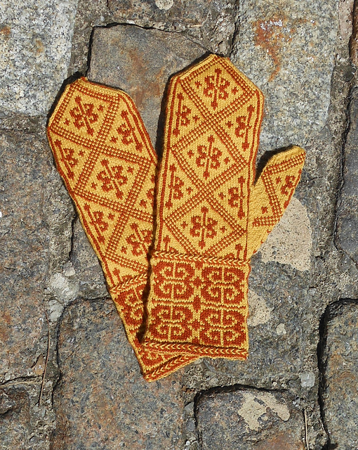 Spice Trade Mittens
