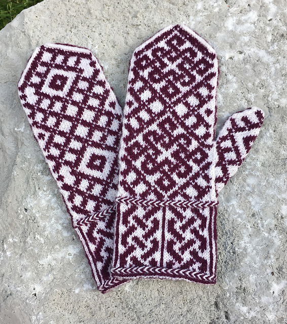 Regal Road Mittens