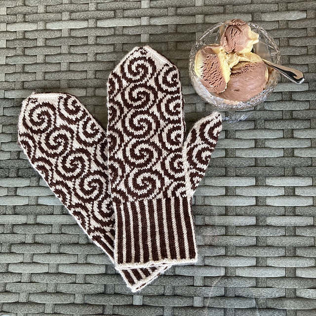 Chocolate Swirl Mittens
