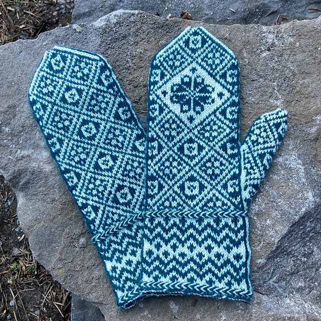 Brittany Park Mittens