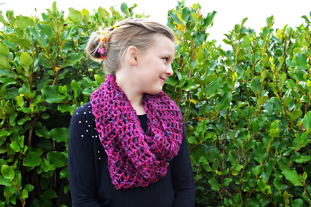 Open weave crochet cowl