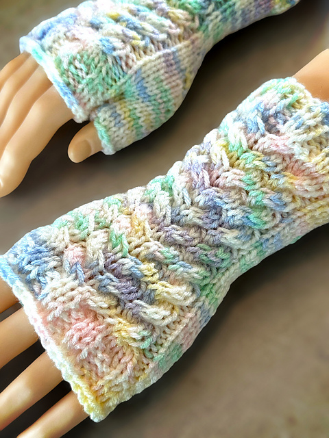 Cable Fingerless Gloves